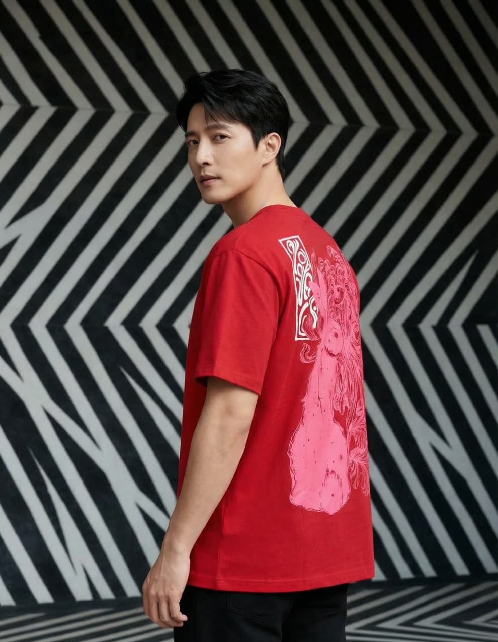 Inferno Rabbit Oversized Graphic T-Shirt – Red